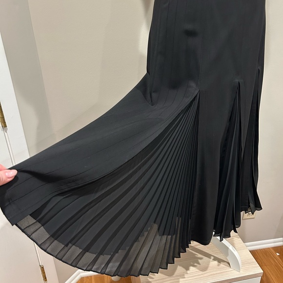 Gorgeous MaxMara skirt with plisse inserts size M - Picture 4 of 9